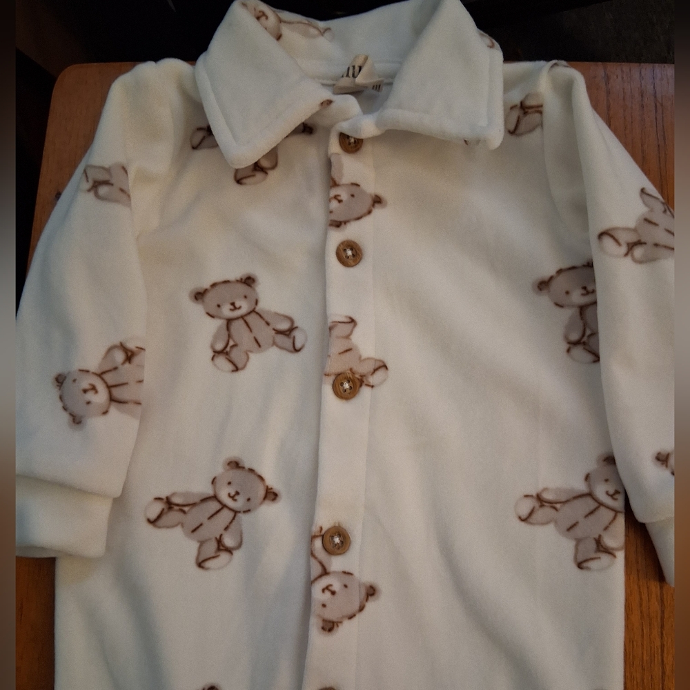 Snug Brand Footed Sleeper Size 0-3M Cream Background W/Teddy Bear Pattern